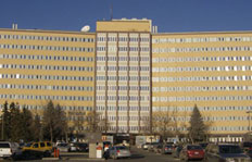 Foothills Medical Centre, Calgary. Photo courtesy Wikimedia-Commons-Thivierr